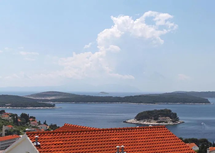 With A Parking Space Hvar - 8791 Apartmán Hvar Town